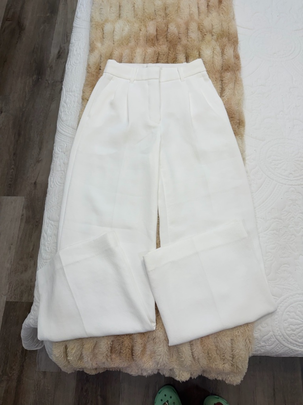 Aritzia effortless pants in white🤍 00